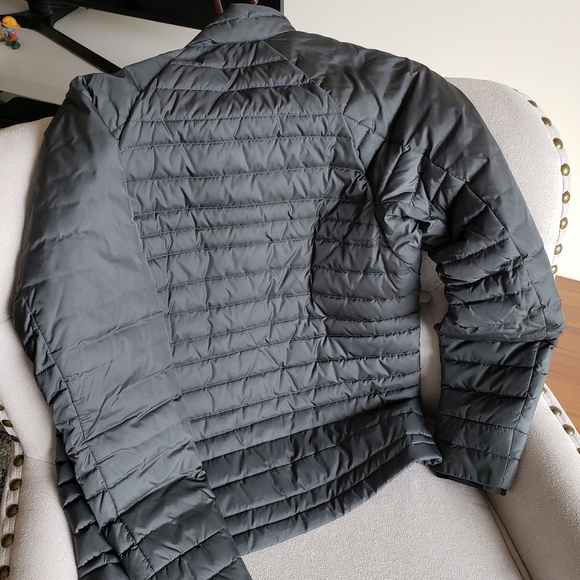 Theory Ultra Light Down Jacket - Picture 4 of 6